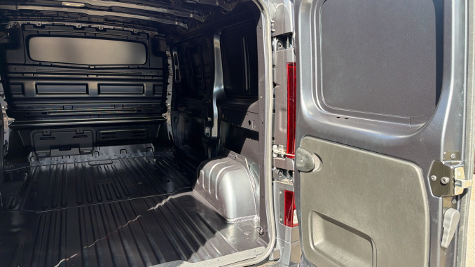Renault Trafic Swb Diesel SL30 Blue dCi 170 Graphite Edition Van EAG9 - Image 51